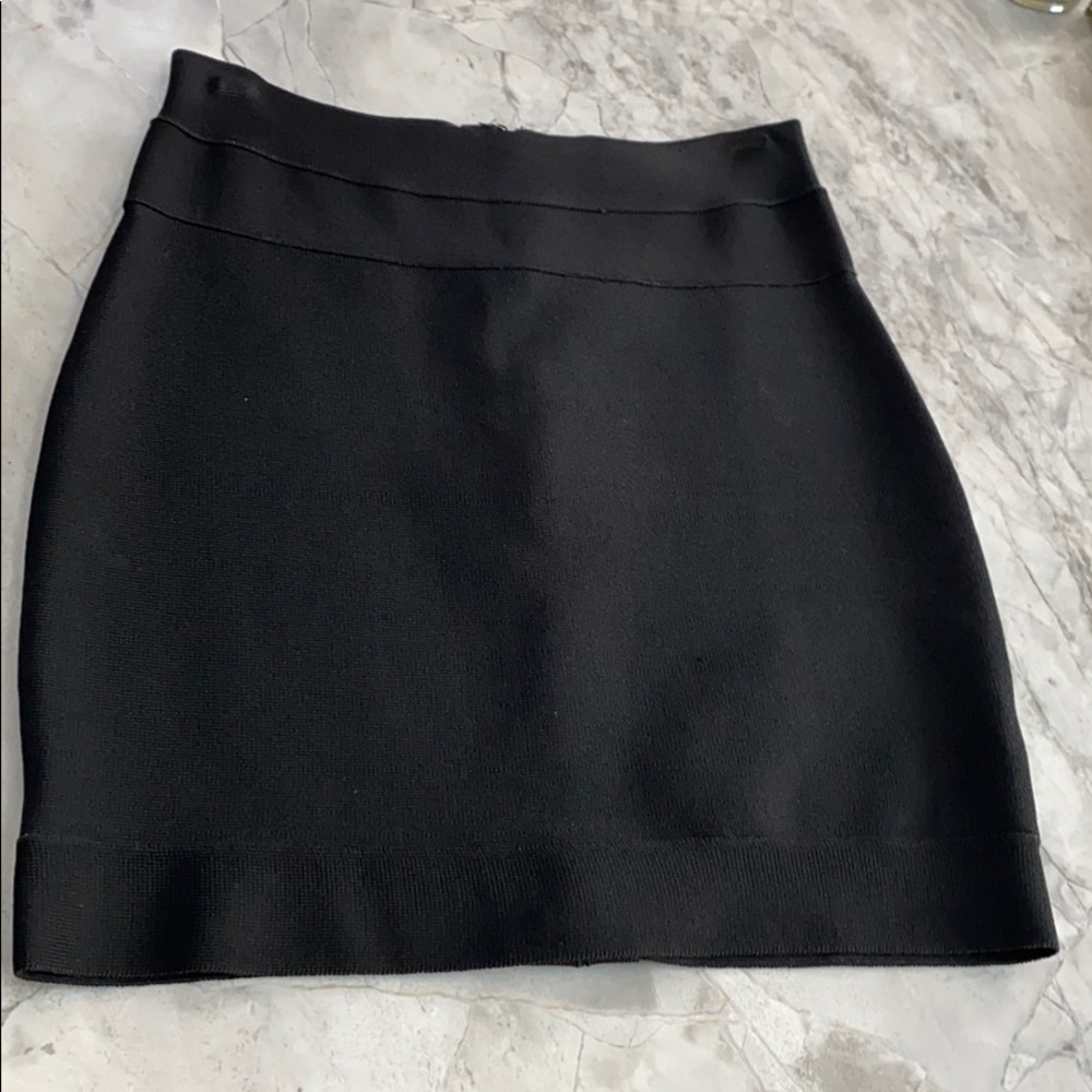 H&M stretchy black mini skirt